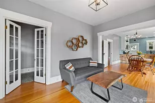 324 NE 50th St, Seattle, WA 98105 - Photo 8