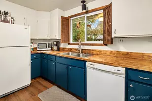 609 NW Broadway St, Coupeville, WA 98239 - Photo 20