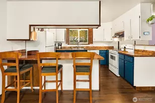 609 NW Broadway St, Coupeville, WA 98239 - Photo 16