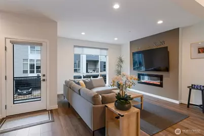 13710 Ash Way #B4, Everett, WA 98204 - Photo 8