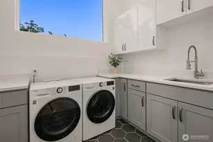 11909 90th Ave NE, Kirkland, WA 98034 - Photo 28