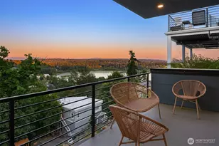 11909 90th Ave NE, Kirkland, WA 98034 - Photo 2