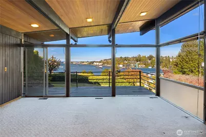 3653 W Commodore Way, Seattle, WA 98199 - Photo 8