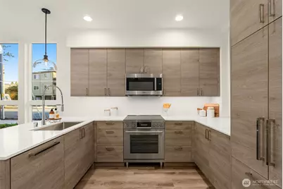 110 D 2nd Street S, Kirkland, WA 98033 - Photo 8