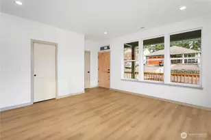 2333 W Castleman St, Longview, WA 98632 - Photo 8