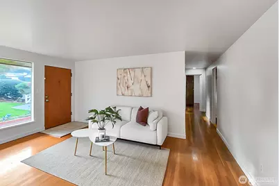 11144 Woodward Avenue S, Seattle, WA 98178 - Photo 4