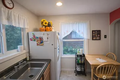 8309 Maple Street SW, Lakewood, WA 98498 - Photo 4