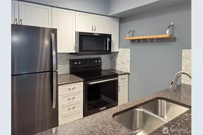 1545 NW 57th Street #302, Seattle, WA 98107 - Photo 2