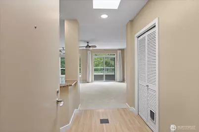 925 110th Avenue NE #PH05, Bellevue, WA 98004 - Photo 2