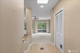 925 110th Ave NE, Bellevue, WA 98004 - Photo 2