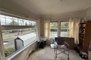 618 N 125th St, Seattle, WA 98133 - Photo 6