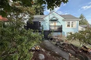 618 N 125th St, Seattle, WA 98133 - Photo 2