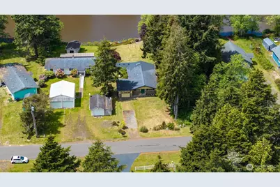 247 Bass Avenue NE, Ocean Shores, WA 98569 - Photo 8