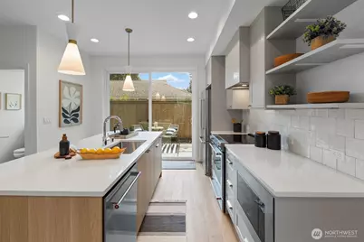 10043 B 8th Avenue NW, Seattle, WA 98177 - Photo 8