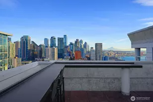 121 Vine St, Seattle, WA 98121 - Photo 32
