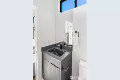 8750 13th Avenue NW #B, Seattle, WA 98117 - Photo 16