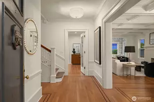 740 22nd Ave E, Seattle, WA 98112 - Photo 2