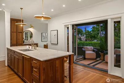 740 22nd Avenue E, Seattle, WA 98112 - Photo 16