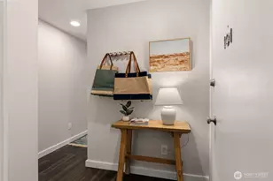 2219 Eastlake Ave E, Seattle, WA 98102 - Photo 16