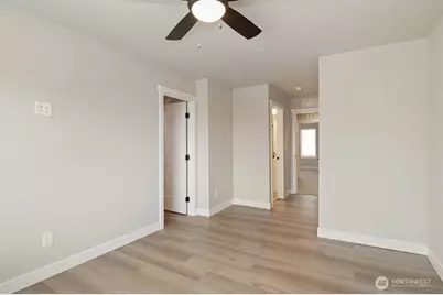 12806 66th Avenue S, Seattle, WA 98178 - Photo 20