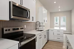 12806 66th Ave S, Seattle, WA 98178 - Photo 10