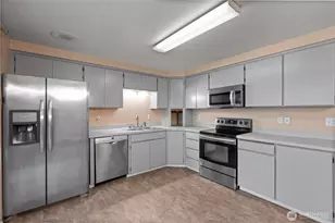 1113 1111 159th St Ct E, Tacoma, WA 98445 - Photo 4