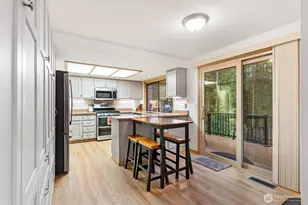 22934 SE 37th St, Sammamish, WA 98075 - Photo 10