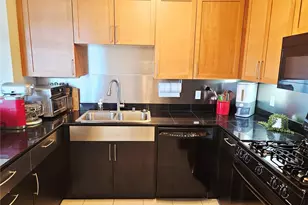 3217 Eastlake Ave E, Seattle, WA 98102 - Photo 8