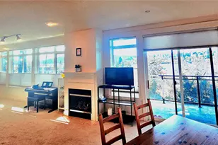 3217 Eastlake Ave E, Seattle, WA 98102 - Photo 2