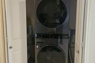 3217 Eastlake Ave E, Seattle, WA 98102 - Photo 14