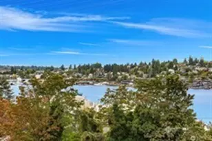 3217 Eastlake Ave E, Seattle, WA 98102 - Photo 2