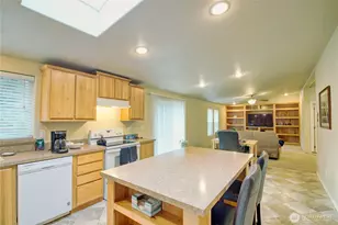 4719 Lois Ln, Sedro Woolley, WA 98284 - Photo 8