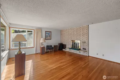 1027 S 112th Street, Seattle, WA 98168 - Photo 4