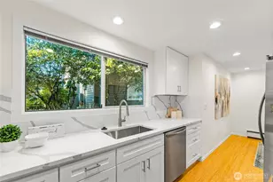 1218 101st Pl NE, Bellevue, WA 98004 - Photo 6