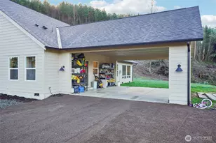 1016 Lincoln Ln, Kelso, WA 98626 - Photo 4