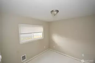 92 Quinn Ave, Marysville, WA 98270 - Photo 2