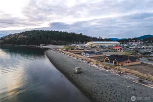 2215 Skyline Way, Anacortes, WA 88221 - Photo 6