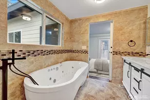 8801 NE 140th Pl, Kirkland, WA 98034 - Photo 14