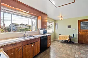 5706 S Upland Rd, Seattle, WA 98118 - Photo 8