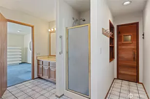 5706 S Upland Rd, Seattle, WA 98118 - Photo 26