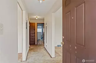 5706 S Upland Rd, Seattle, WA 98118 - Photo 4