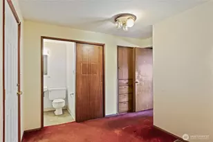 5706 S Upland Rd, Seattle, WA 98118 - Photo 16