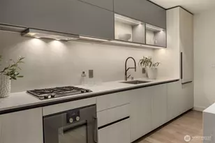 889 Ave Sq NE, Bellevue, WA 98004 - Photo 8