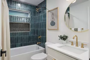 104 NE 85th St, Seattle, WA 98115 - Photo 32