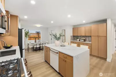 7555 32nd Avenue SW, Seattle, WA 98126 - Photo 14