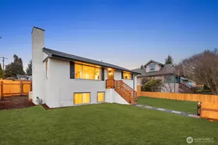 7555 32nd Ave SW, Seattle, WA 98126 - Photo 2