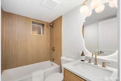 7555 32nd Avenue SW, Seattle, WA 98126 - Photo 32