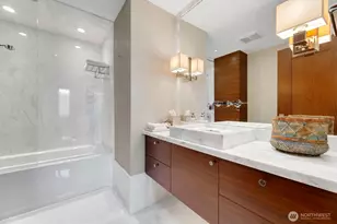 1300 University St, Seattle, WA 98101 - Photo 20
