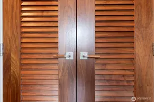 1300 University St, Seattle, WA 98101 - Photo 24