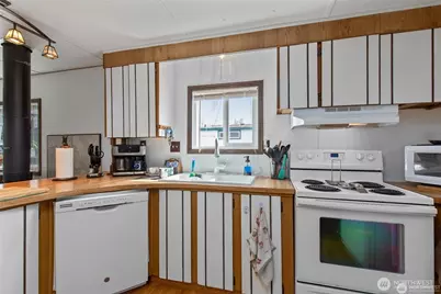 7031 NE 175th Street #5, Kenmore, WA 98028 - Photo 8